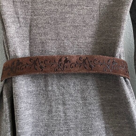 Gap leather belt with embroidered detail size 30 - Picture 2 of 10